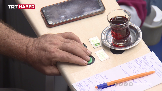 Türkiye'nin tek çiçek borsası üreticiler ile satıcıları buluşturuyor